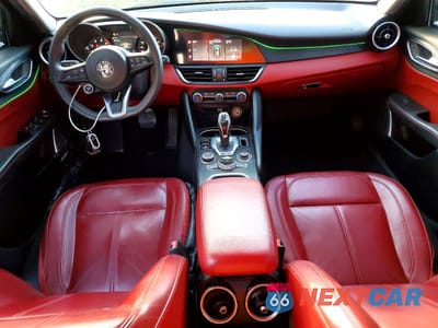 Zdjęcie 8 z 13 samochodu: 2020 ALFA ROMEO GIULIA VIN:ZARFAMAN6L7635542 - miniatura