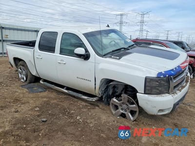 Czwarte zdjęcie samochodu z boku: 2010 CHEVROLET SILVERADO K1500 LTZ VIN:3GCRKTE38AG235586 - miniatura