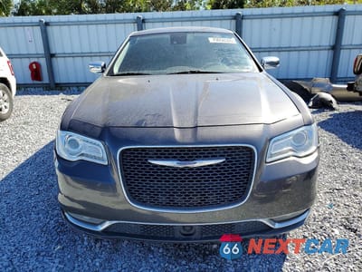 Piąte zdjęcie samochodu w środku: 2018 CHRYSLER 300 LIMITED VIN:2C3CCAEG9JH261855 - miniatura