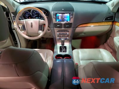 Zdjęcie 8 z 14 samochodu: 2012 LINCOLN MKT VIN:2LMHJ5AT5CBL50233 - miniatura