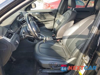 Zdjęcie 7 z 13 samochodu: 2018 BMW X1 XDRIVE28I VIN:WBXHT3Z39J4A65924 - miniatura