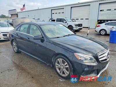 Czwarte zdjęcie samochodu z boku: 2015 MERCEDES-BENZ E 350 VIN:WDDHF5KB2FB088940 - miniatura