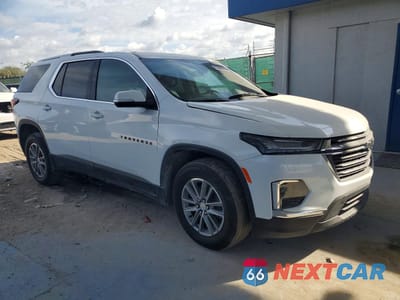 Czwarte zdjęcie samochodu z boku: 2023 CHEVROLET TRAVERSE PREMIER VIN:1GNERKKW2PJ308520 - miniatura