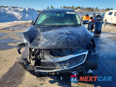 Piąte zdjęcie samochodu w środku: 2019 KIA SORENTO LX VIN:5XYPGDA3XKG562673 - miniatura