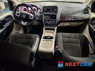 Zdjęcie 8 z 12 samochodu: 2016 DODGE GRAND CARAVAN SXT VIN:2C4RDGCG0GR327706 - miniatura