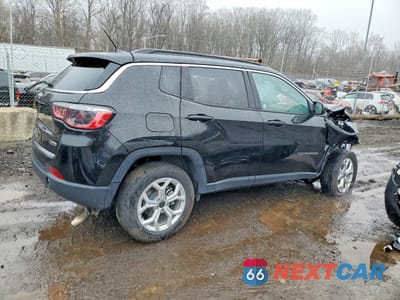 Trzecie zdjęcie samochodu z tyłu: 2025 JEEP COMPASS LATITUDE VIN:3C4NJDBN9ST581801 - miniatura
