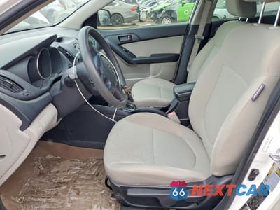Zdjęcie 7 z 12 samochodu: 2012 KIA FORTE EX VIN:KNAFU4A21C5575220 - miniatura