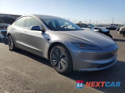 Czwarte zdjęcie samochodu z boku: 2025 TESLA MODEL 3 VIN:5YJ3E1EA3SF014100 - miniatura