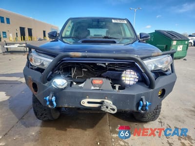 Piąte zdjęcie samochodu w środku: 2016 TOYOTA 4RUNNER TRAIL PREMIUM VIN:JTEBU5JR5G5381635 - miniatura