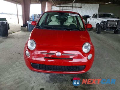 Piąte zdjęcie samochodu w środku: 2015 FIAT 500 POP VIN:3C3CFFAR1FT545362 - miniatura