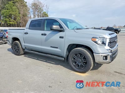 Czwarte zdjęcie samochodu z boku: 2021 TOYOTA TUNDRA SR5 VIN:5TFEY5F11MX298101 - miniatura