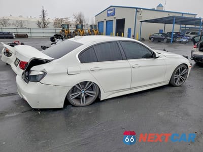 Trzecie zdjęcie samochodu z tyłu: 2017 BMW 340 I VIN:WBA8B3G31HNU36091 - miniatura