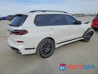Trzecie zdjęcie samochodu z tyłu: 2025 BMW X7 M60I VIN:5UX33EM07S9X58023 - miniatura