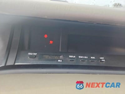 Zdjęcie 9 z 12 samochodu: 2002 TOYOTA AVALON XL VIN:4T1BF28B82U265801 - miniatura