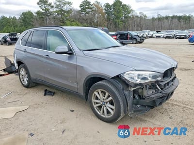 Czwarte zdjęcie samochodu z boku: 2015 BMW X5 SDRIVE35I VIN:5UXKR2C58F0H38575 - miniatura