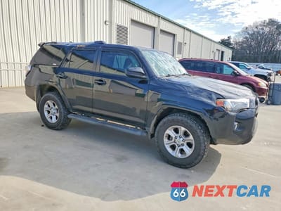 Czwarte zdjęcie samochodu z boku: 2019 TOYOTA 4RUNNER VIN:JTEBU5JR5K5641332 - miniatura