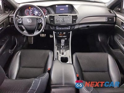 Zdjęcie 8 z 12 samochodu: 2017 HONDA ACCORD SPORT VIN:1HGCR2F52HA126658 - miniatura