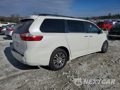 Trzecie zdjęcie samochodu z tyłu: 2019 TOYOTA SIENNA XLE VIN:5TDYZ3DC7KS998999 - miniatura