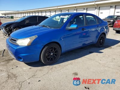 2010 FORD FOCUS SES 1FAHP3GN2AW114748 - główne zdjęcie licytacji z USA - miniatura