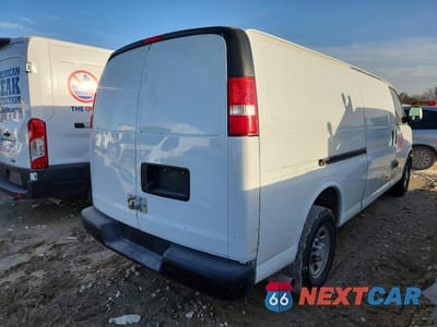 Trzecie zdjęcie samochodu z tyłu: 2015 CHEVROLET EXPRESS 3500 UTILITY / SERVICE VAN VIN:1GCZGUCG6F1234729 - miniatura