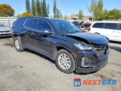 Czwarte zdjęcie samochodu z boku: 2023 CHEVROLET TRAVERSE LS VIN:1GNERFKW0PJ121624 - miniatura