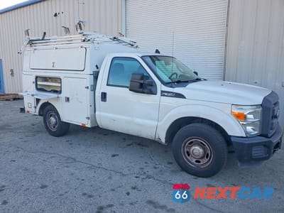 Czwarte zdjęcie samochodu z boku: 2013 FORD F350 SUPER DUTY UTILITY / SERVICE TRUCK VIN:1FDRF3A62DEB92486 - miniatura