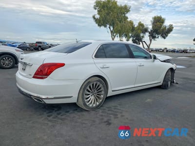 Trzecie zdjęcie samochodu z tyłu: 2018 GENESIS G90 3.3T PREMIUM VIN:KMHG34JA4JU046246 - miniatura