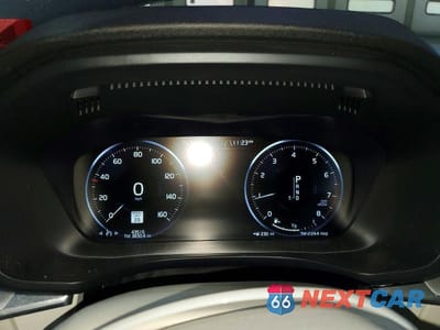 Zdjęcie 9 z 12 samochodu: 2019 VOLVO XC60 T5 VIN:LYV102RK8KB187126 - miniatura