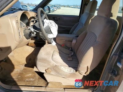 Zdjęcie 7 z 11 samochodu: 1999 CHEVROLET S TRUCK S10 VIN:1GCCS19X0X8198930 - miniatura