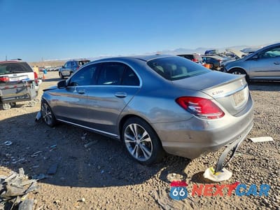 Drugie zdjęcie samochodu z przodu: 2015 MERCEDES-BENZ C 300 VIN:55SWF4JB5FU070327 - miniatura