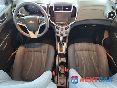 Zdjęcie 8 z 12 samochodu: 2017 CHEVROLET SONIC LT VIN:1G1JD5SH6H4124389 - miniatura