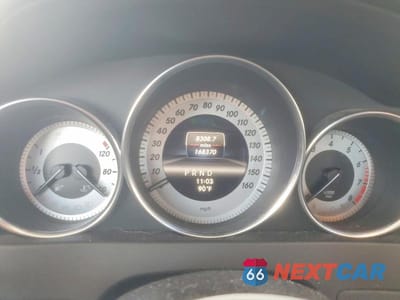 Zdjęcie 9 z 11 samochodu: 2013 MERCEDES-BENZ C 250 VIN:WDDGF4HB8DR247235 - miniatura