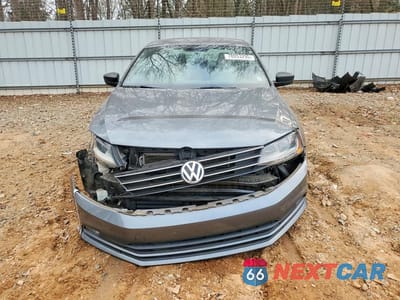 Piąte zdjęcie samochodu w środku: 2017 VOLKSWAGEN JETTA SPORT VIN:3VWD17AJ8HM305752 - miniatura