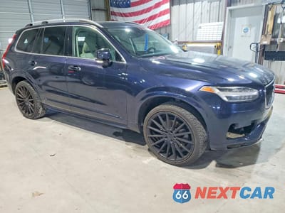 Czwarte zdjęcie samochodu z boku: 2016 VOLVO XC90 T6 VIN:YV4A22PK6G1059234 - miniatura