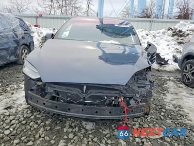 Piąte zdjęcie samochodu w środku: 2017 TESLA MODEL X VIN:5YJXCBE20HF066167 - miniatura