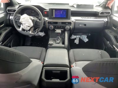 Zdjęcie 8 z 12 samochodu: 2025 TOYOTA TACOMA DOUBLE CAB VIN:3TMLB5JNXSM151104 - miniatura
