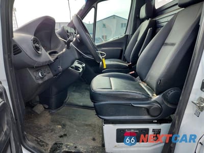 Zdjęcie 7 z 13 samochodu: 2021 MERCEDES BENZ SPRINTER 2500 2.0L 4C TDSL EXT CARGO HIGH ROOF VIN:W1Y4DDHY6MT048156 - miniatura