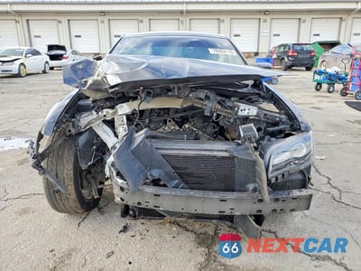 Piąte zdjęcie samochodu w środku: 2017 CHRYSLER 300 S VIN:2C3CCABG2HH558481 - miniatura