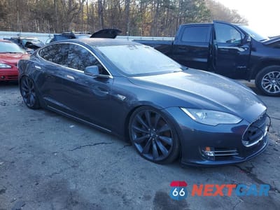 Czwarte zdjęcie samochodu z boku: 2016 TESLA MODEL S VIN:5YJSA1E28GF133929 - miniatura