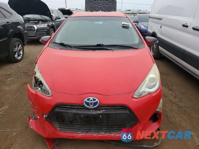 Piąte zdjęcie samochodu w środku: 2015 TOYOTA PRIUS C VIN:JTDKDTB39F1103863 - miniatura