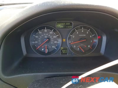 Zdjęcie 9 z 11 samochodu: 2012 VOLVO C30 T5 VIN:YV1672MK8C2269900 - miniatura