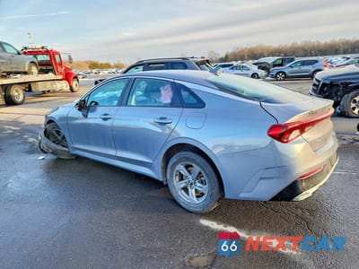 Drugie zdjęcie samochodu z przodu: 2021 KIA K5 LXS VIN:5XXG14J27MG011889 - miniatura