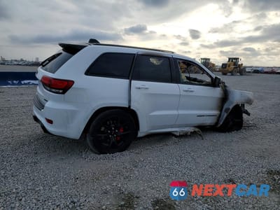 Trzecie zdjęcie samochodu z tyłu: 2016 JEEP GRAND CHEROKEE SRT-8 VIN:1C4RJFDJ2GC413475 - miniatura