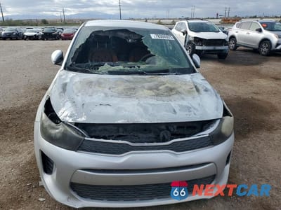 Piąte zdjęcie samochodu w środku: 2019 KIA RIO S VIN:3KPA24AB2KE233376 - miniatura