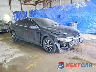 Czwarte zdjęcie samochodu z boku: 2020 CHEVROLET MALIBU RS VIN:1G1ZG5ST4LF137461 - miniatura