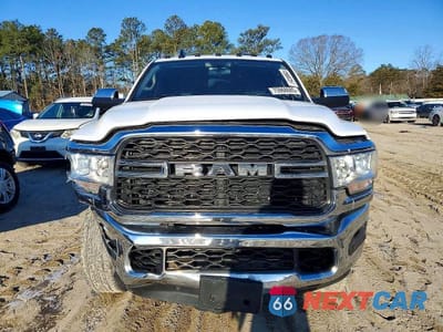 Piąte zdjęcie samochodu w środku: 2020 RAM 2500 TRADESMAN VIN:3C6UR5CJXLG125135 - miniatura