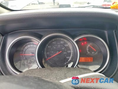 Zdjęcie 9 z 12 samochodu: 2011 NISSAN VERSA VIN:3N1BC1CP0BL372428 - miniatura