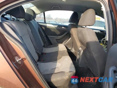 Zdjęcie 10 z 11 samochodu: 2017 VOLKSWAGEN JETTA S VIN:3VW2B7AJXHM409230 - miniatura