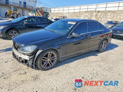 2013 MERCEDES-BENZ C 250 WDDGF4HB2DR250695 - główne zdjęcie licytacji z USA - miniatura