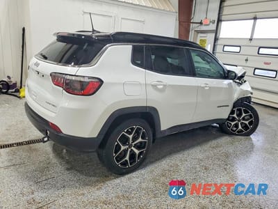 Trzecie zdjęcie samochodu z tyłu: 2025 JEEP COMPASS LIMITED VIN:3C4NJDCN3ST624852 - miniatura